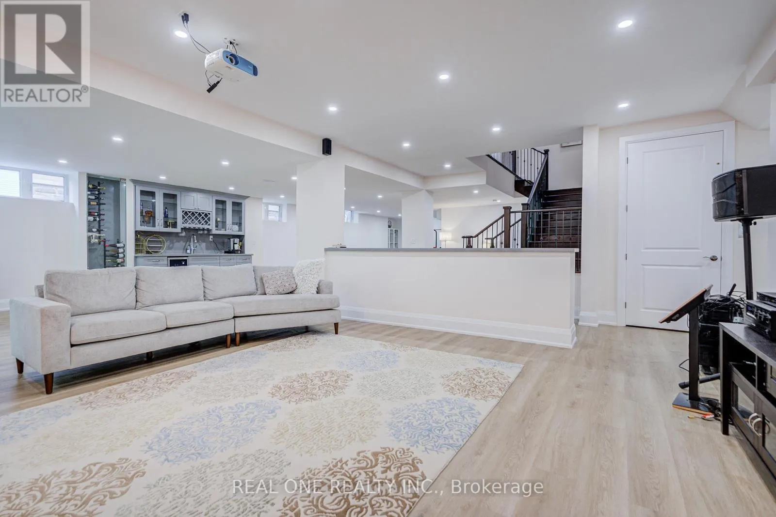 421 FLAMINGO ROAD