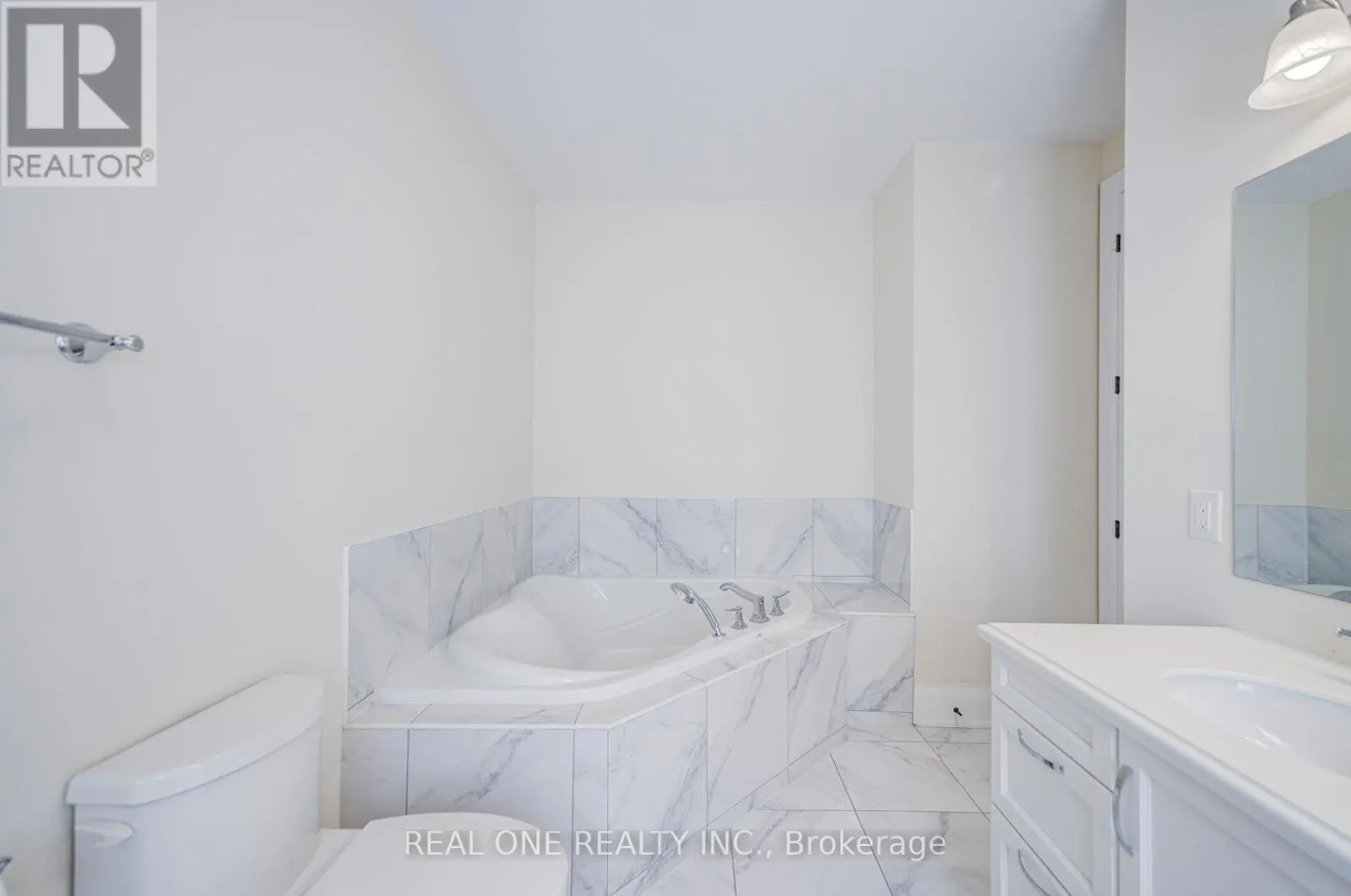 421 FLAMINGO ROAD