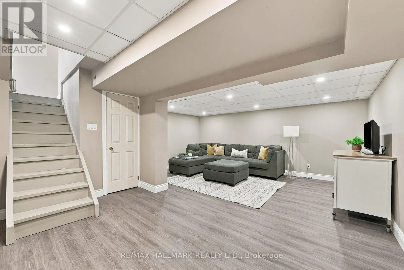 166 HILLCREST DRIVE