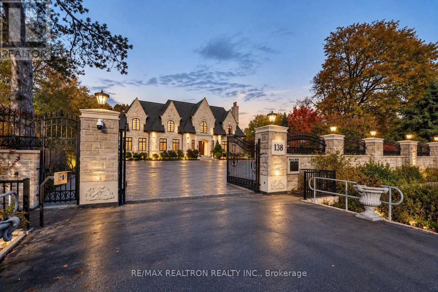 138 CENTRE STREET