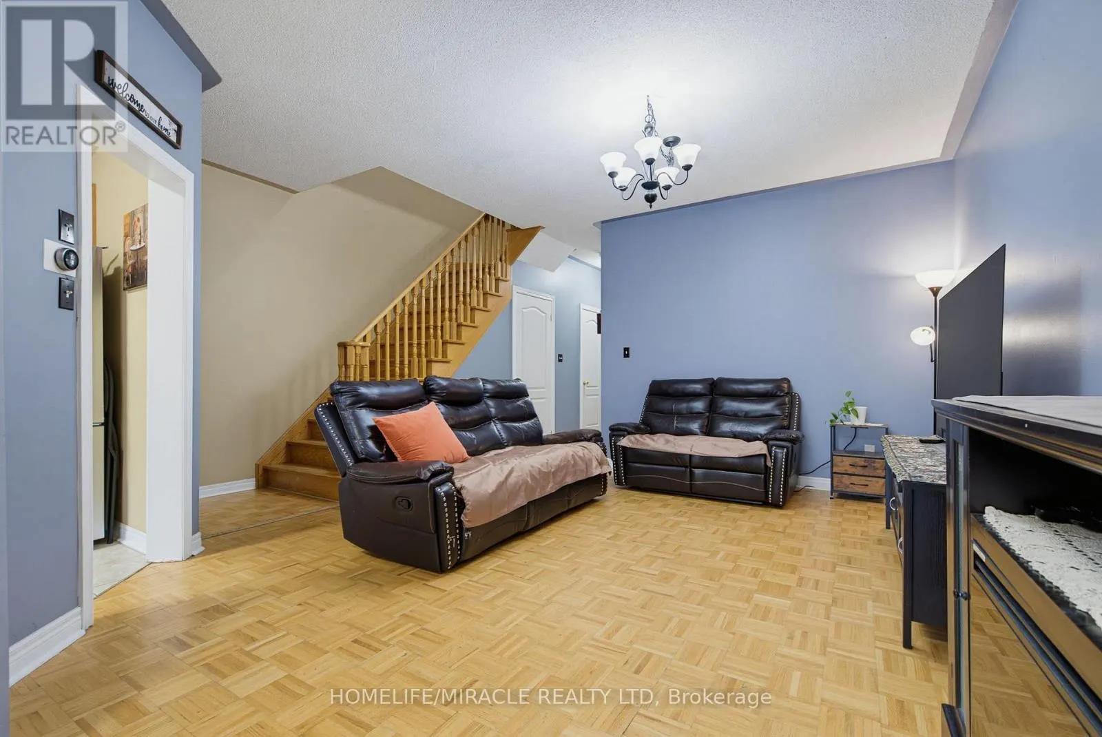 54 - 169 TOM TAYLOR CRESCENT