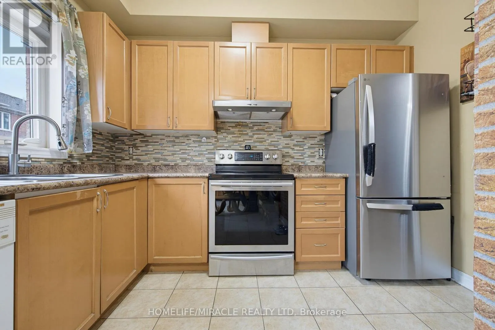 54 - 169 TOM TAYLOR CRESCENT