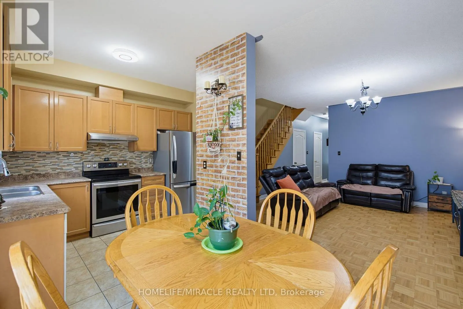 54 - 169 TOM TAYLOR CRESCENT