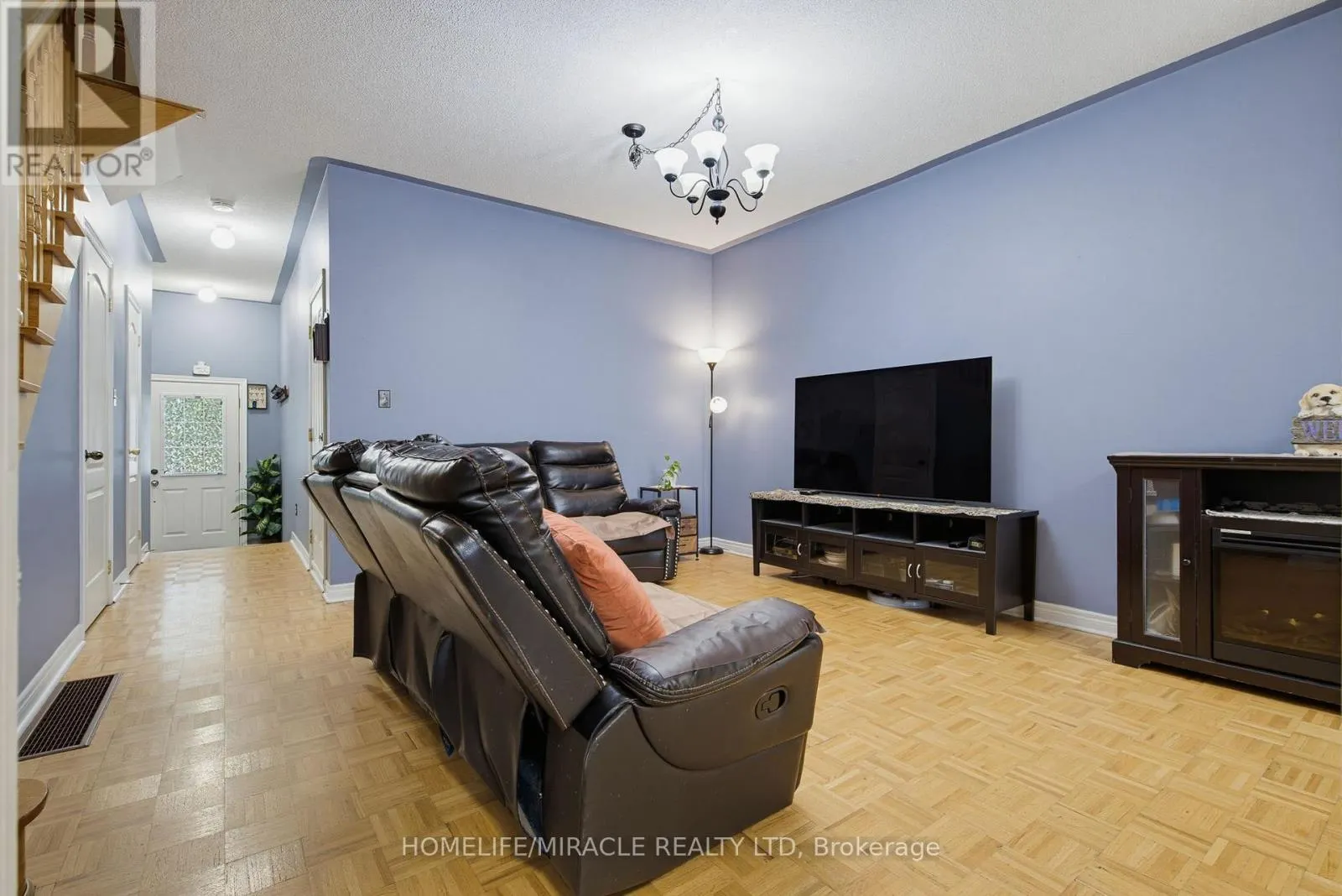 54 - 169 TOM TAYLOR CRESCENT
