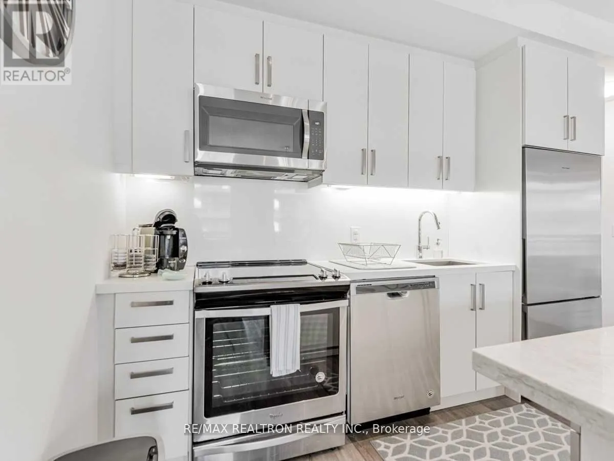 C206 - 301 SEA RAY AVENUE