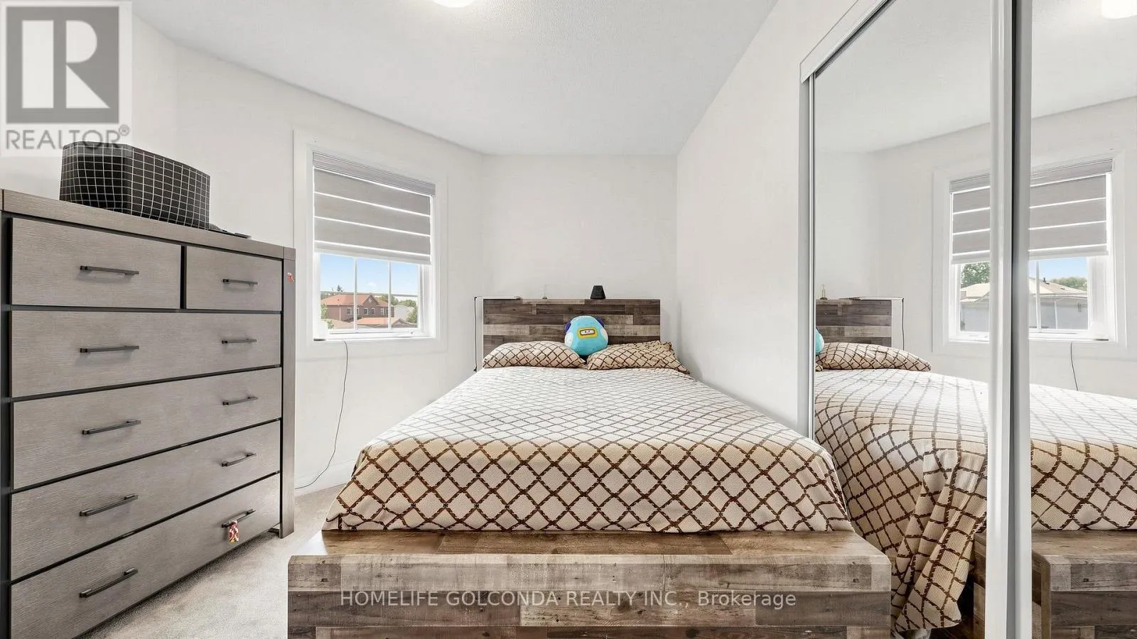 1304 VINCENT CRESCENT