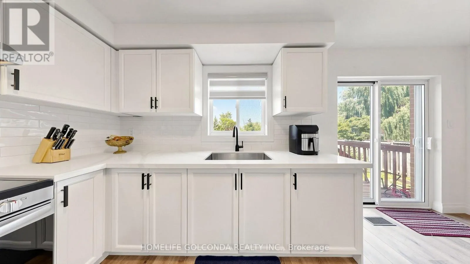 1304 VINCENT CRESCENT