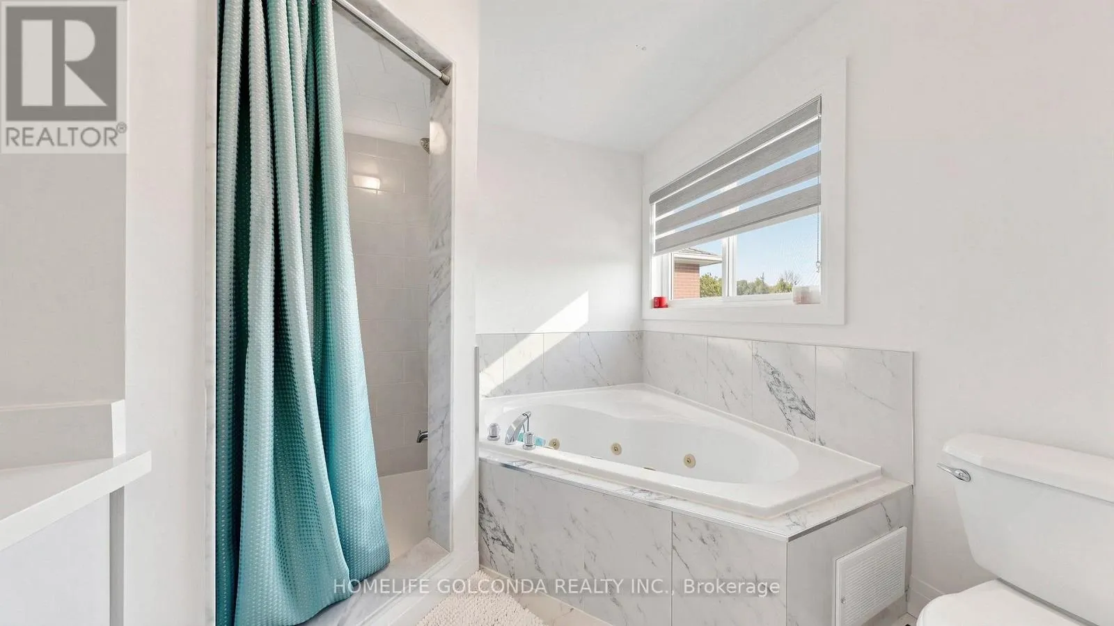 1304 VINCENT CRESCENT