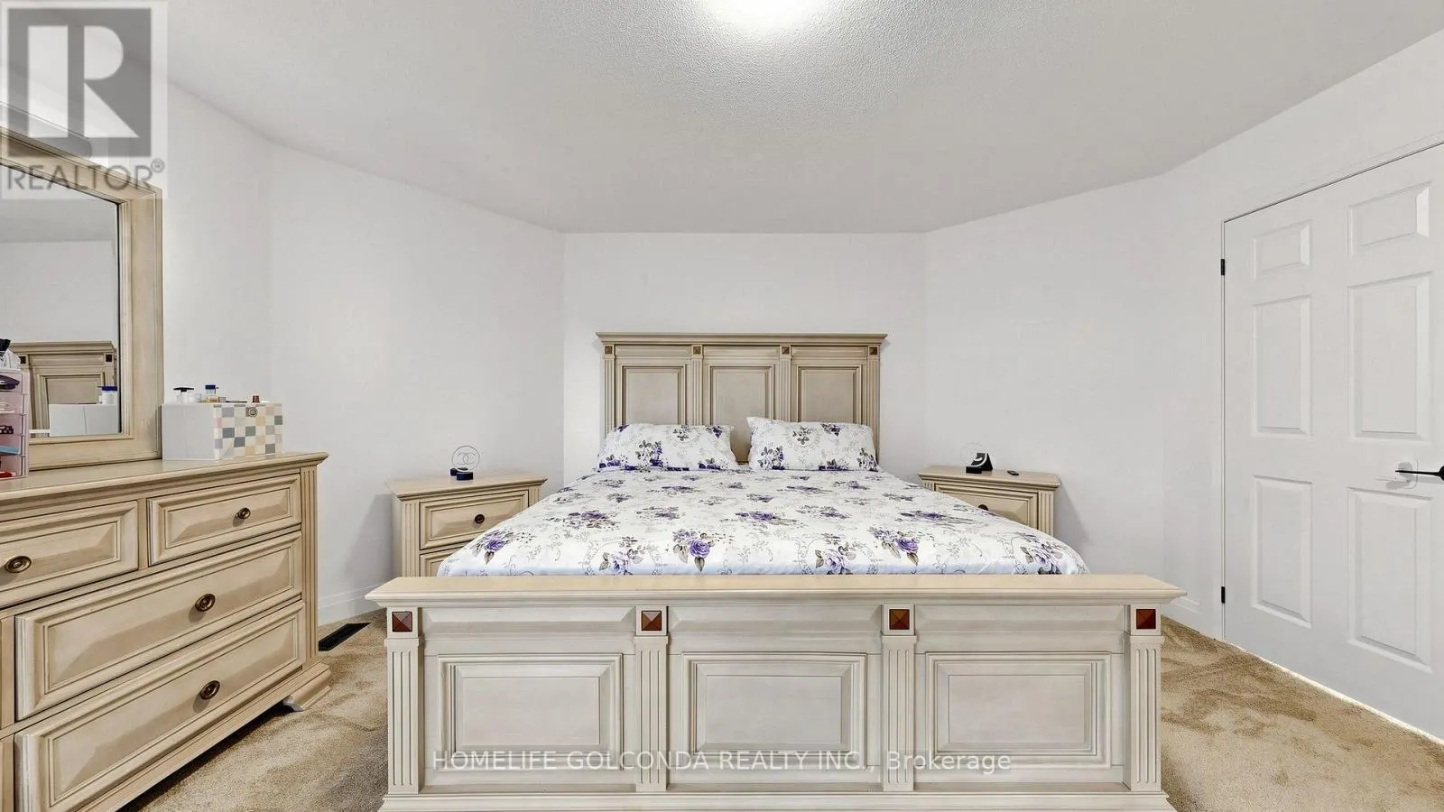 1304 VINCENT CRESCENT