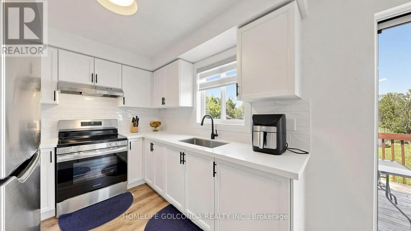 1304 VINCENT CRESCENT