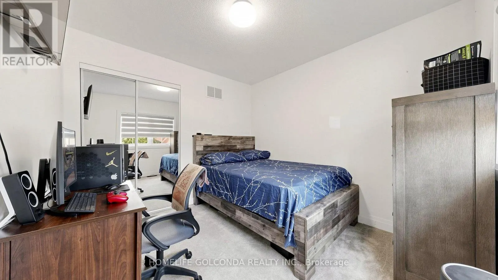 1304 VINCENT CRESCENT