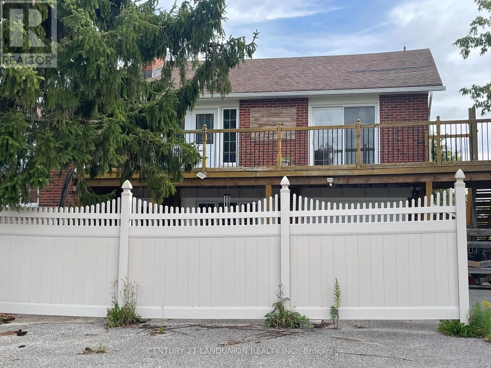 RESIDENCE PRIMARY UNIT/B - 20215 WOODBINE AVENUE