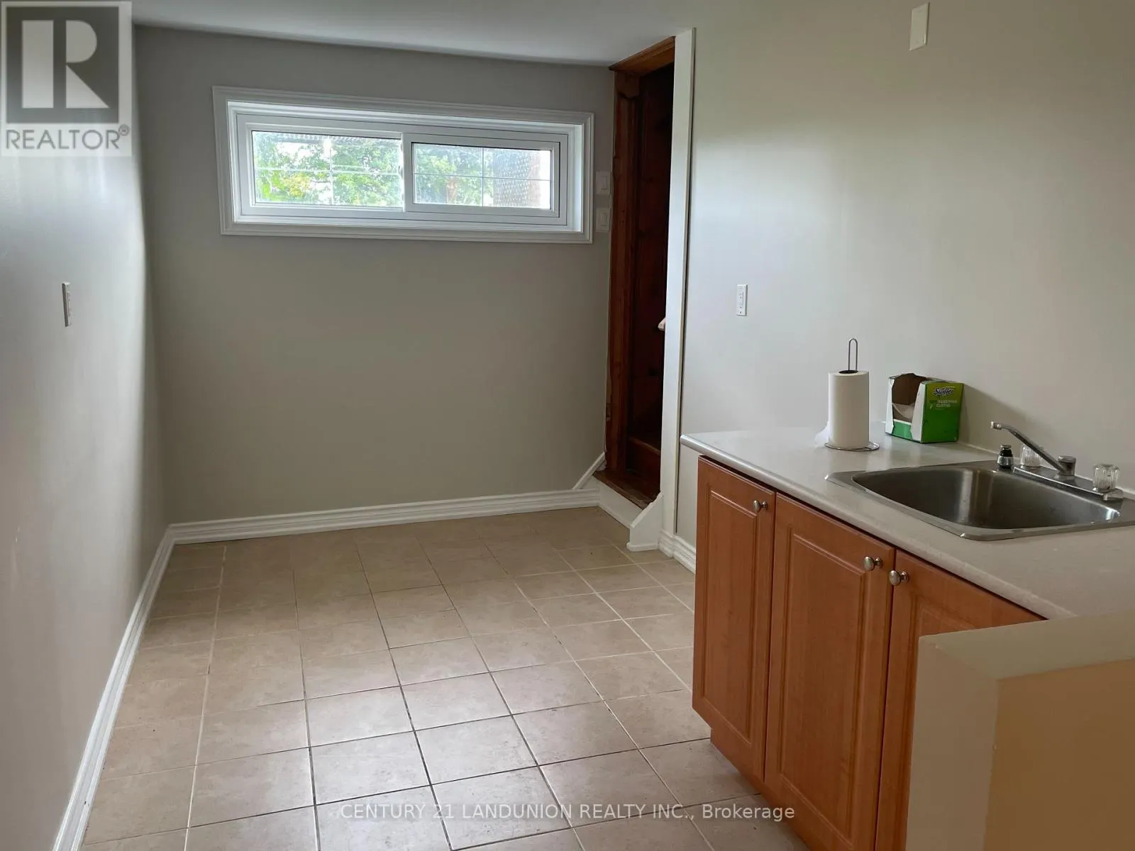 RESIDENCE PRIMARY UNIT/B - 20215 WOODBINE AVENUE