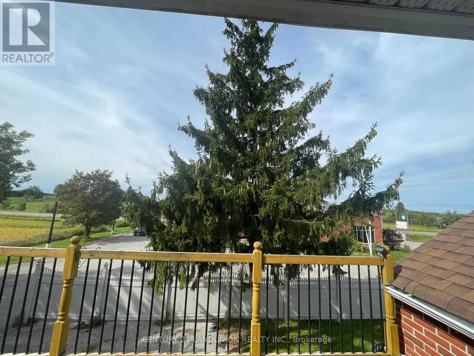 RESIDENCE PRIMARY UNIT/B - 20215 WOODBINE AVENUE