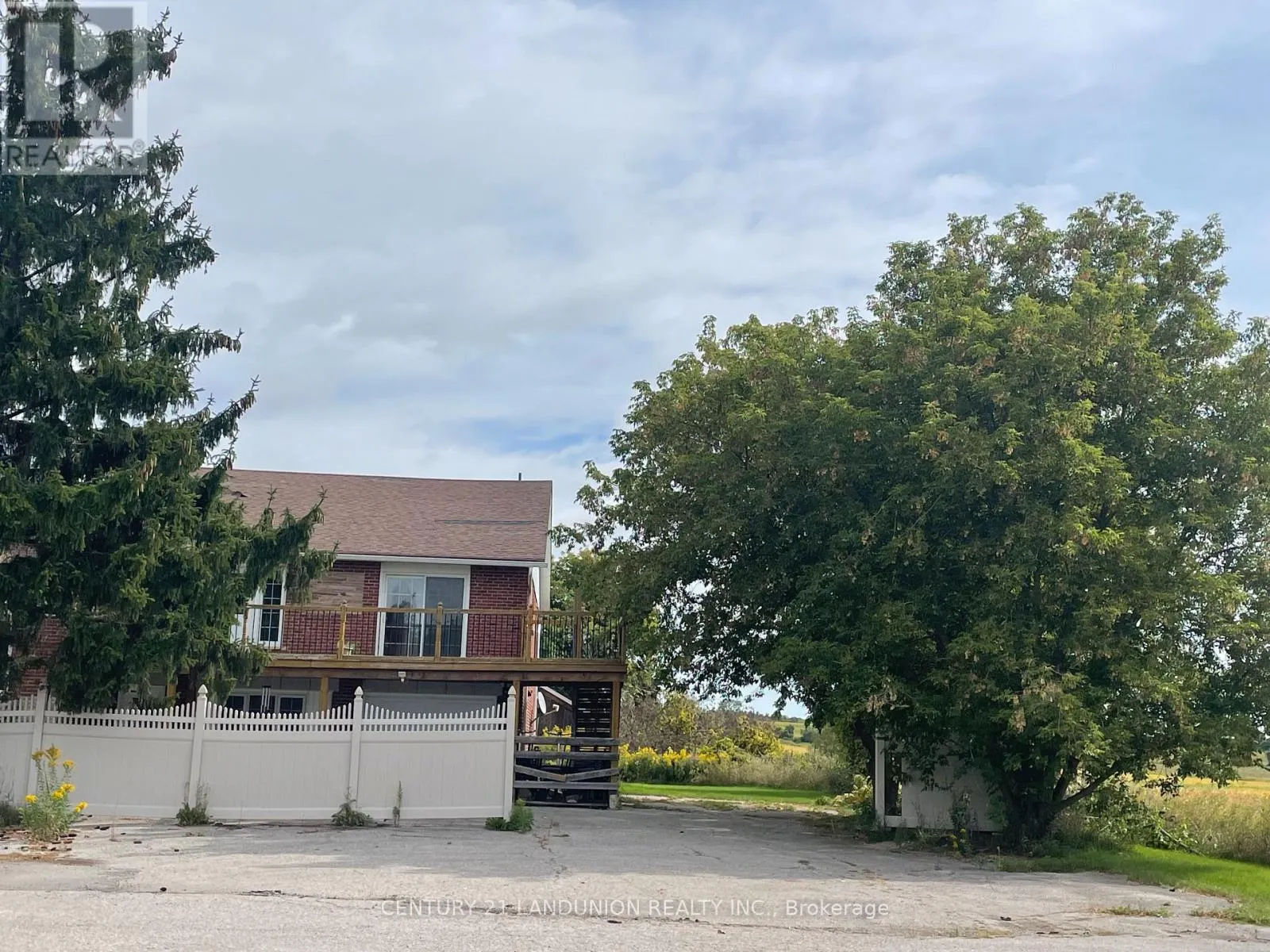 RESIDENCE PRIMARY UNIT/B - 20215 WOODBINE AVENUE