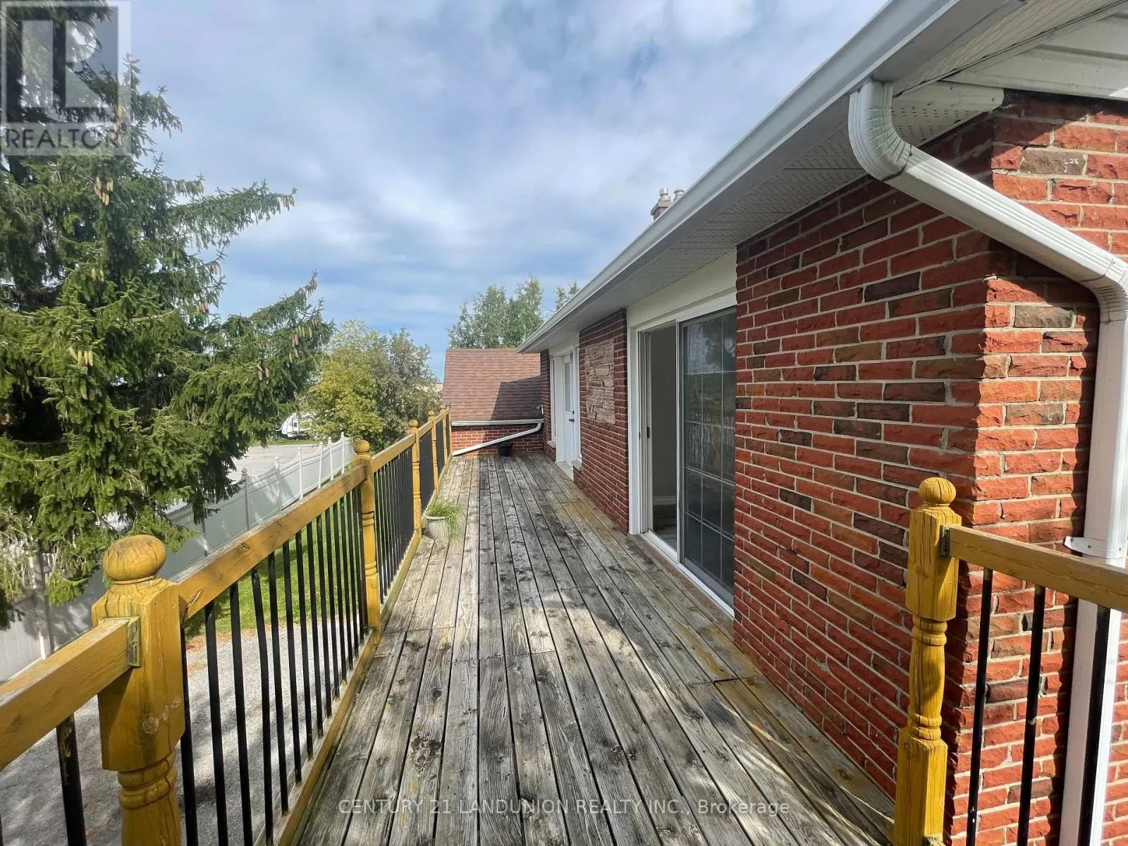 RESIDENCE PRIMARY UNIT/B - 20215 WOODBINE AVENUE