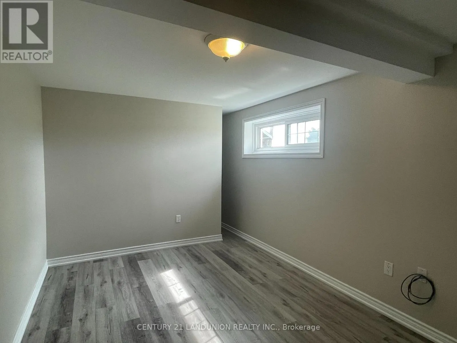 RESIDENCE PRIMARY UNIT/B - 20215 WOODBINE AVENUE