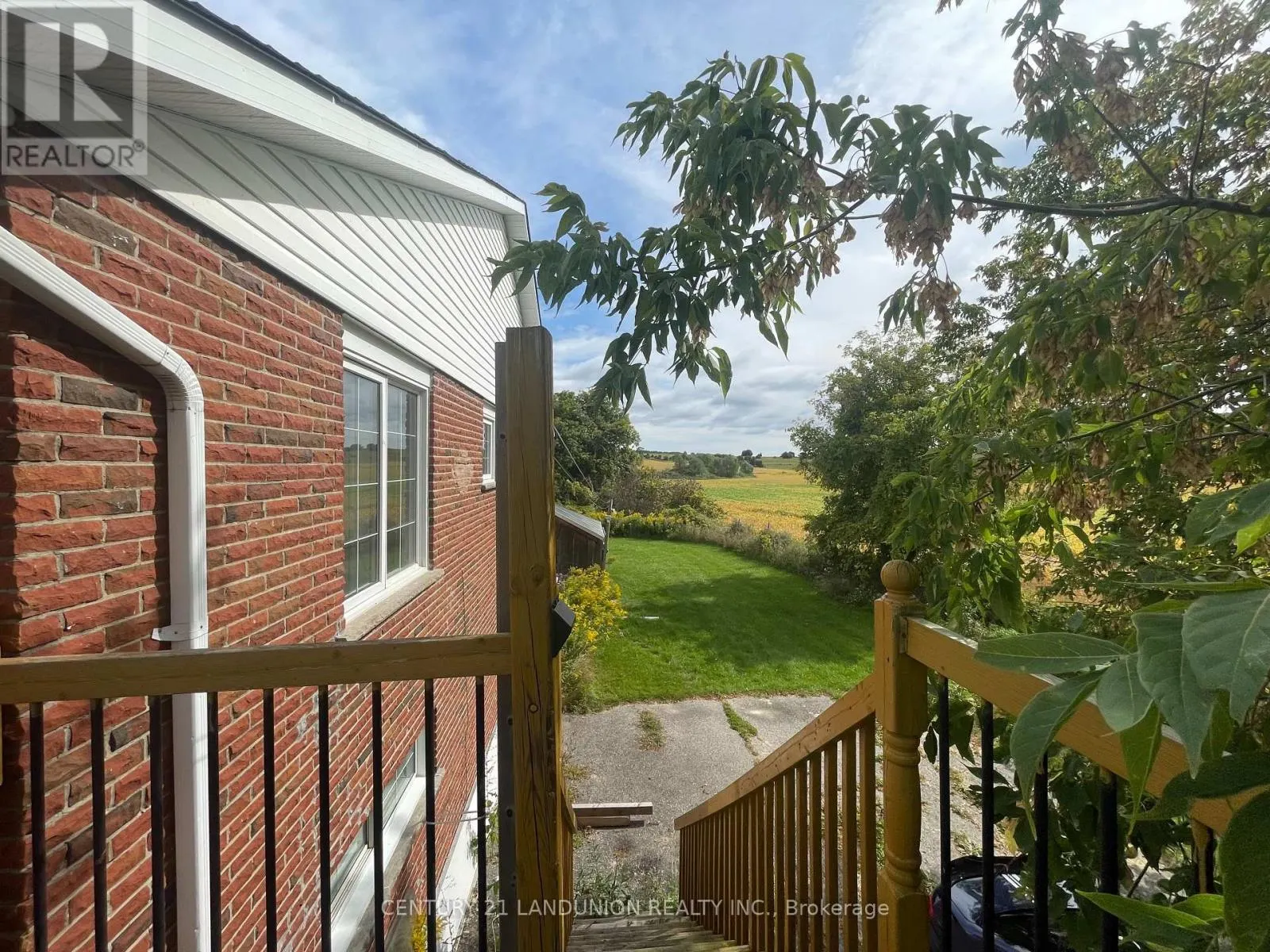 RESIDENCE PRIMARY UNIT/B - 20215 WOODBINE AVENUE