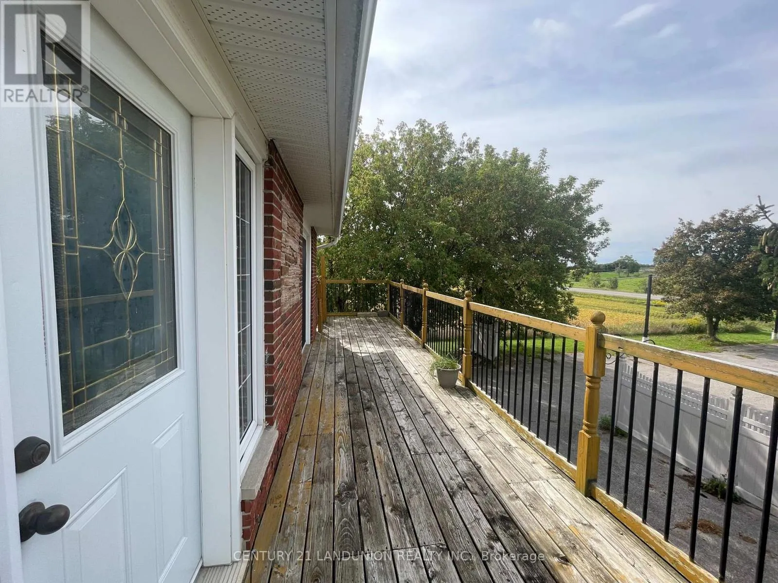 RESIDENCE PRIMARY UNIT/B - 20215 WOODBINE AVENUE