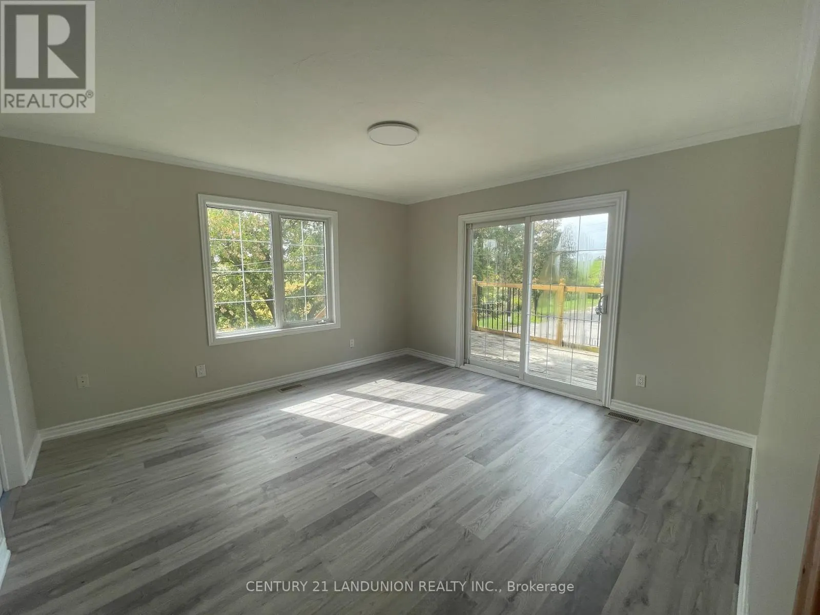 RESIDENCE PRIMARY UNIT/B - 20215 WOODBINE AVENUE
