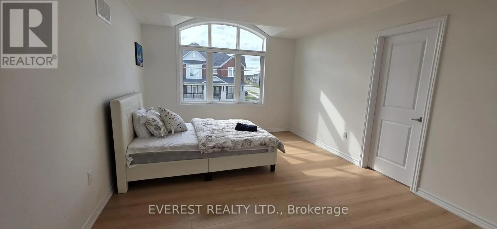 1105 COLE STREET
