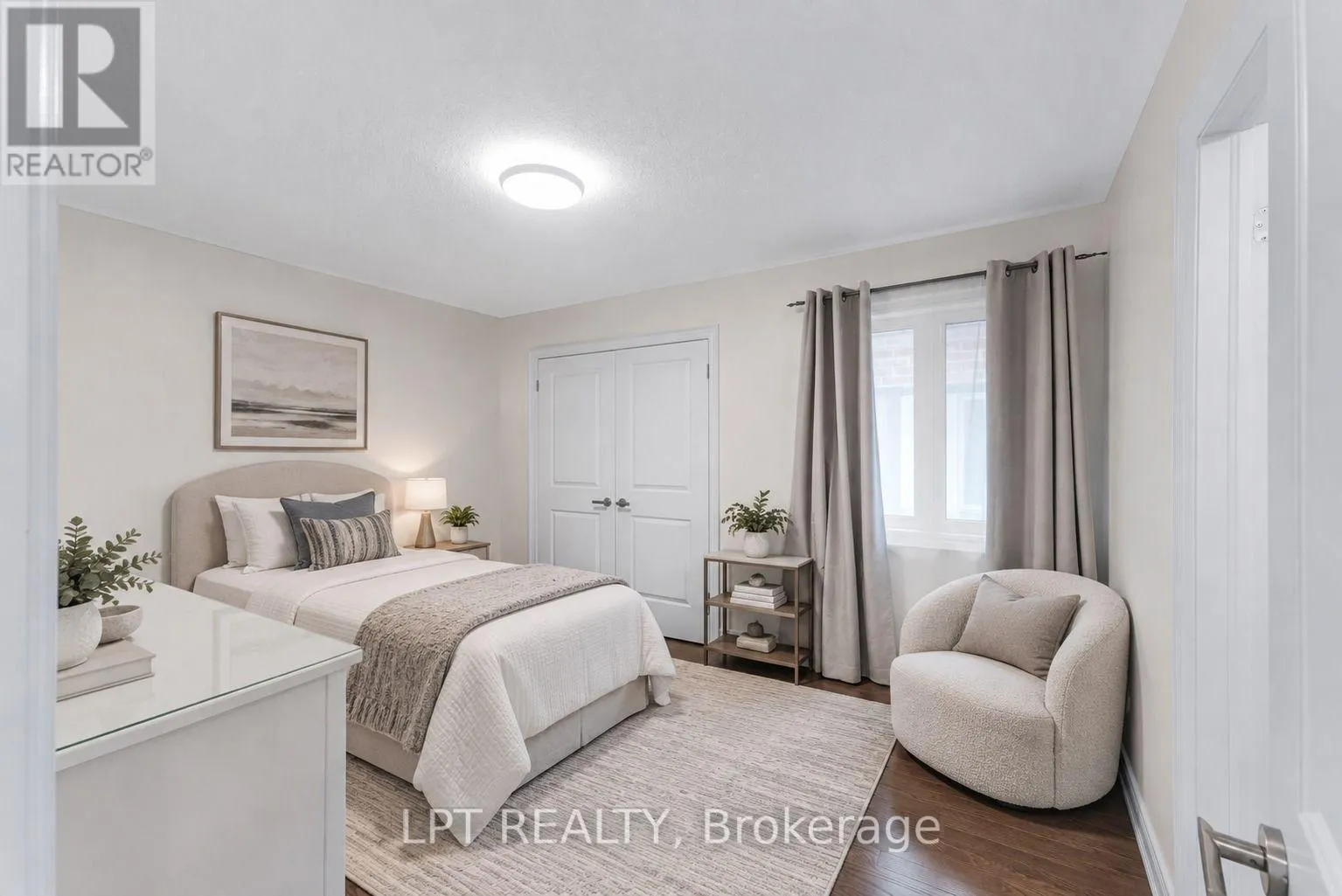 33 MONDIAL CRESCENT