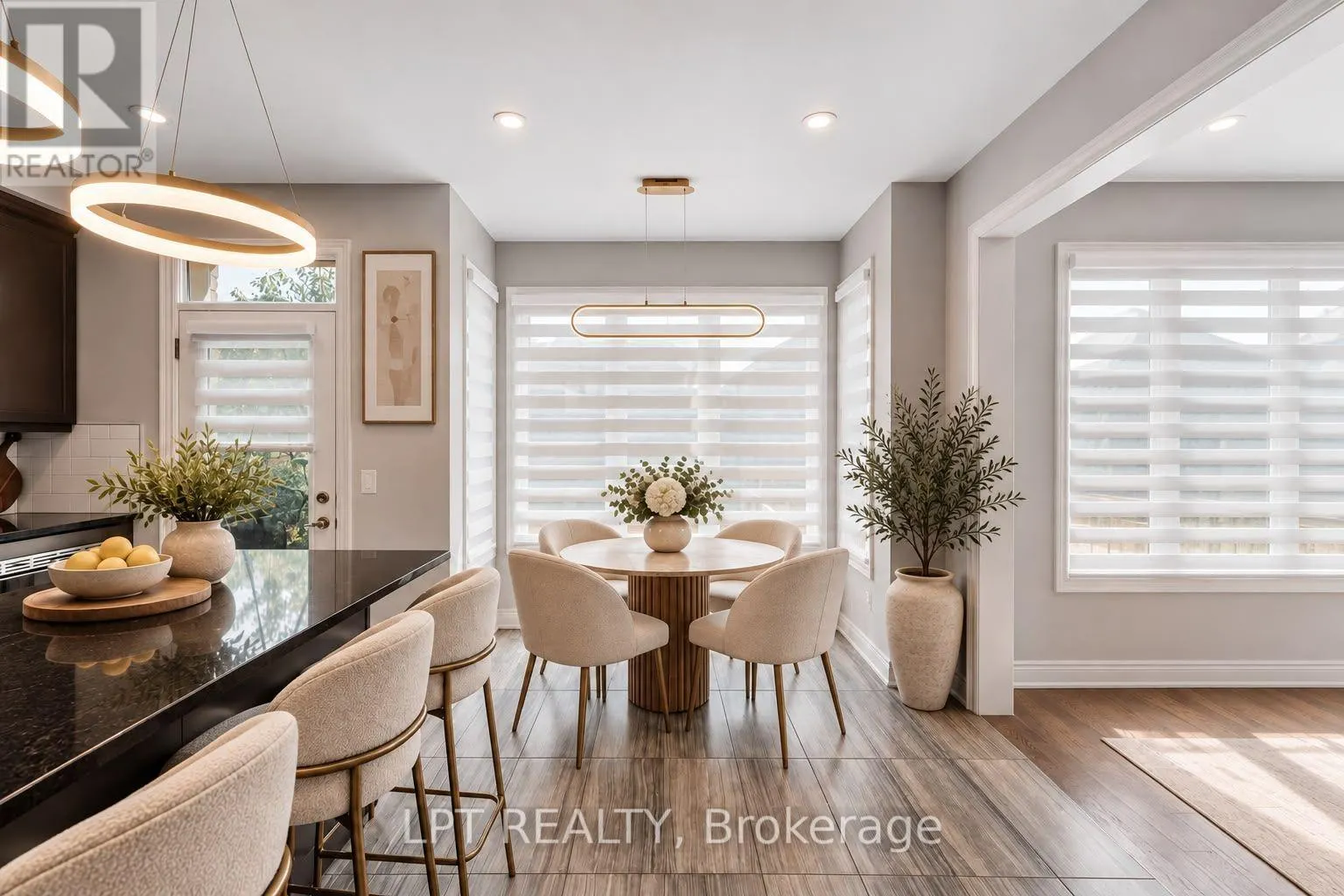 33 MONDIAL CRESCENT