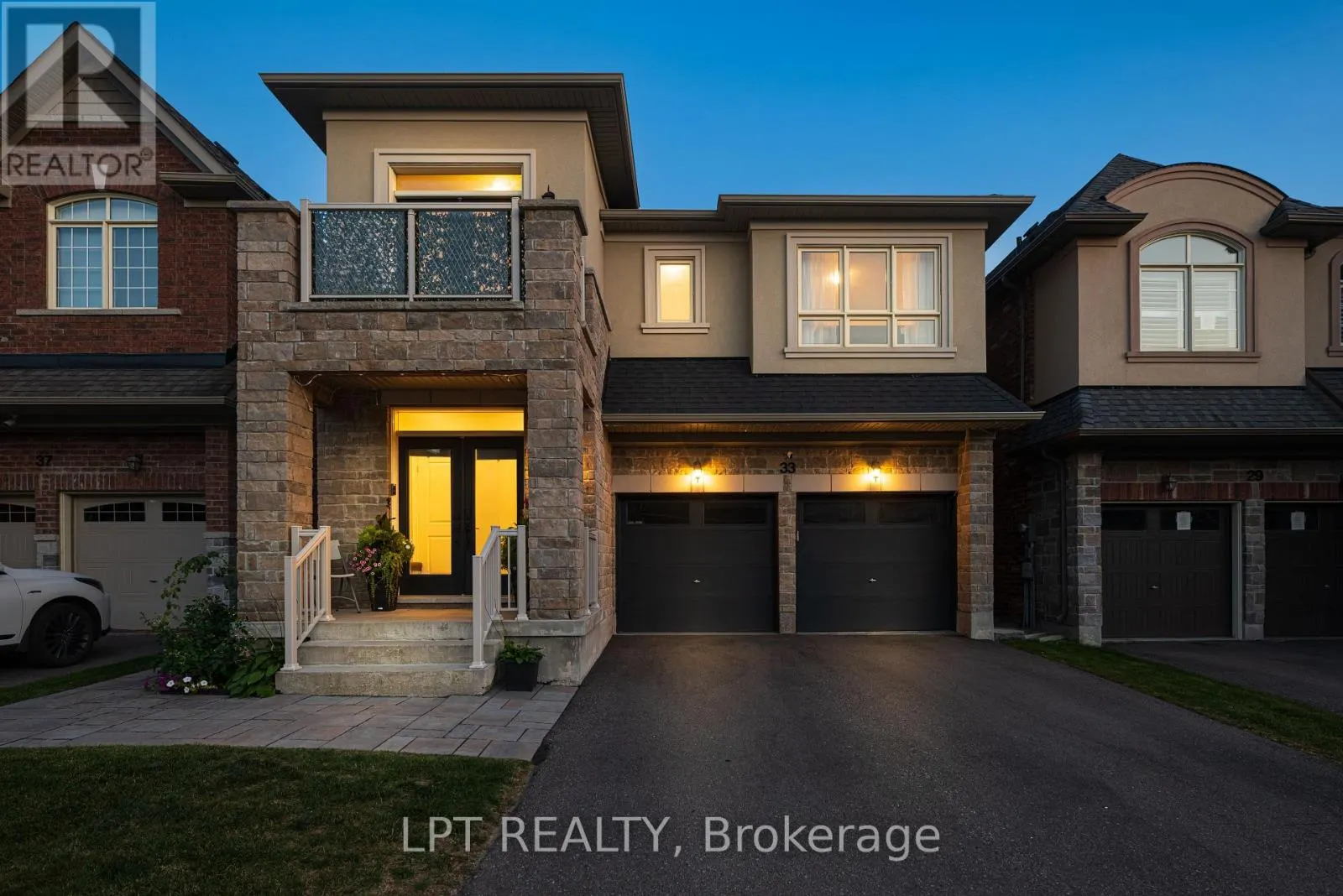33 MONDIAL CRESCENT