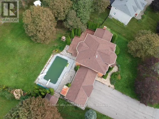 11 SLEEPY HOLLOW LANE