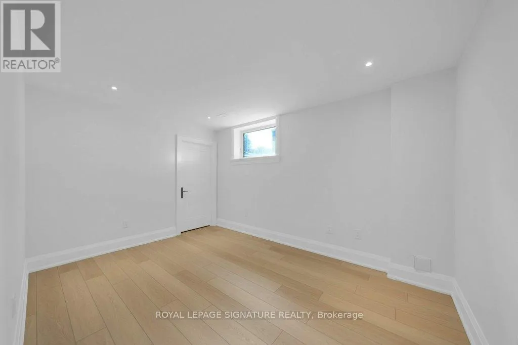 92 HOWARD ROAD