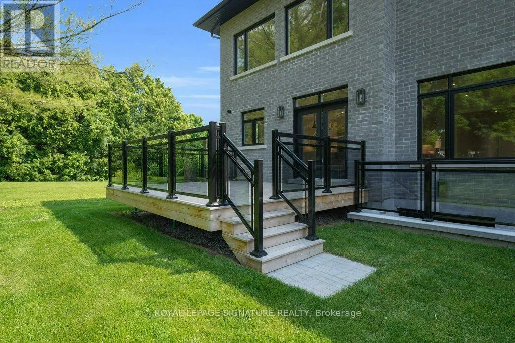 92 HOWARD ROAD
