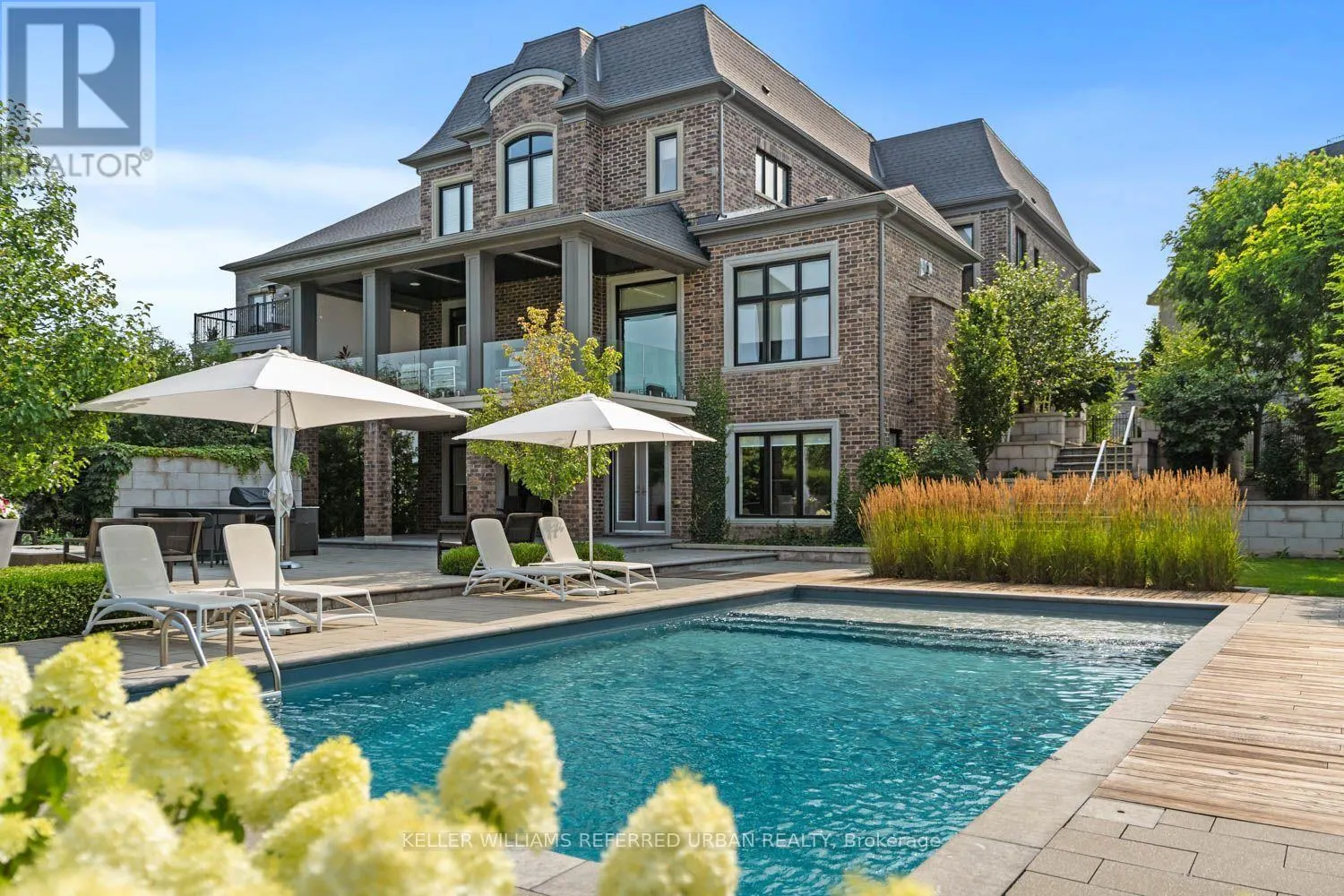 61 RIA COURT