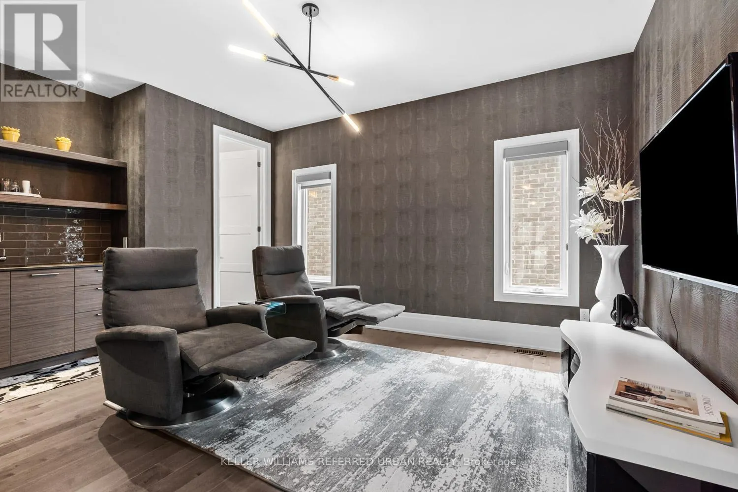 61 RIA COURT