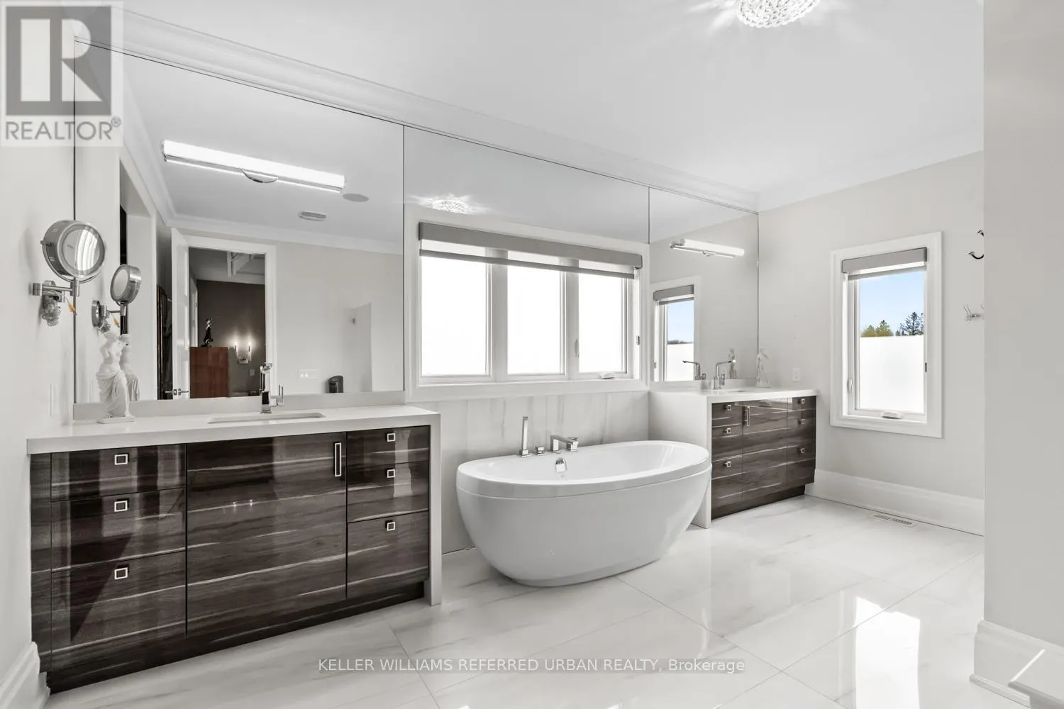 61 RIA COURT