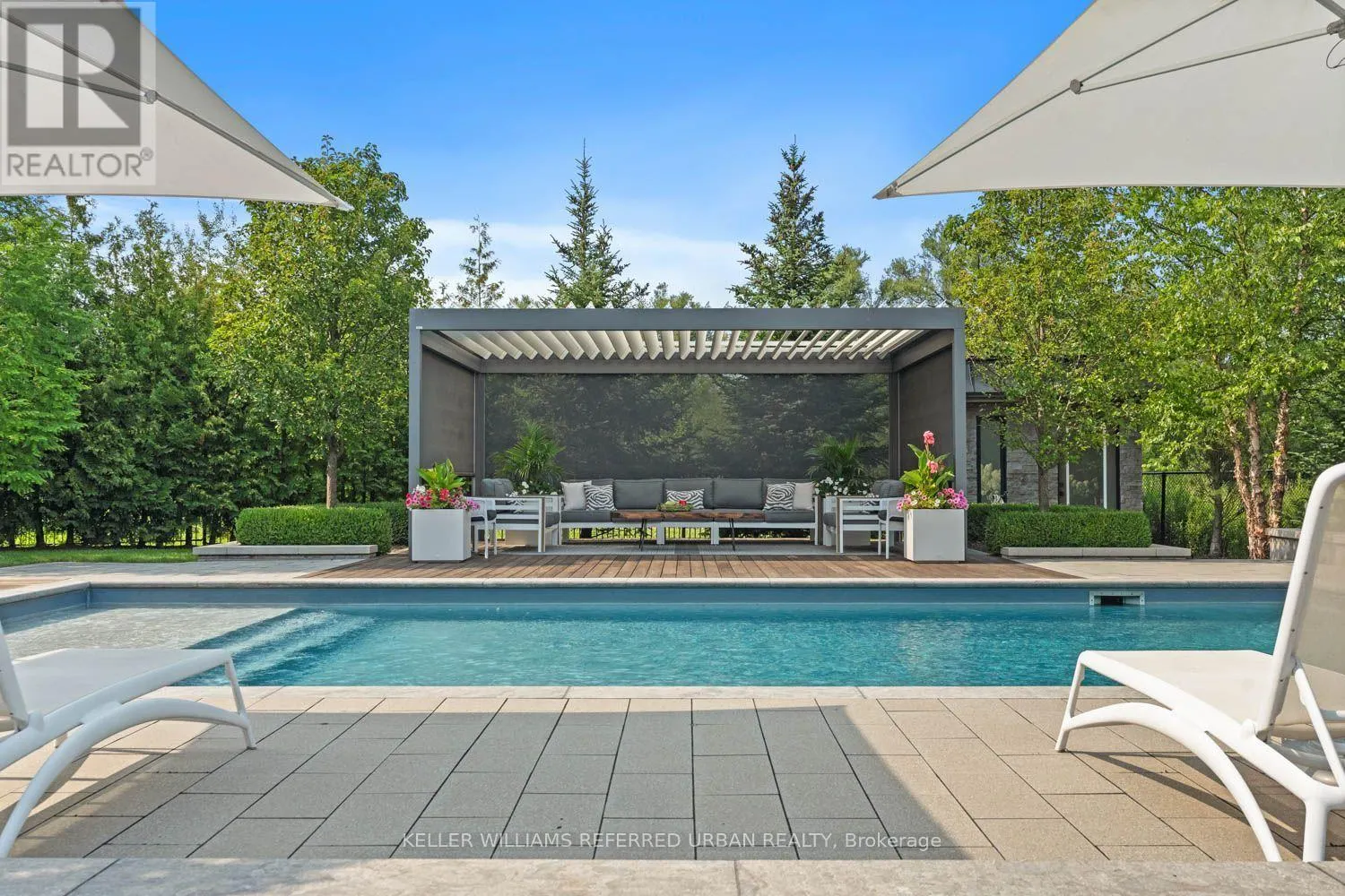 61 RIA COURT
