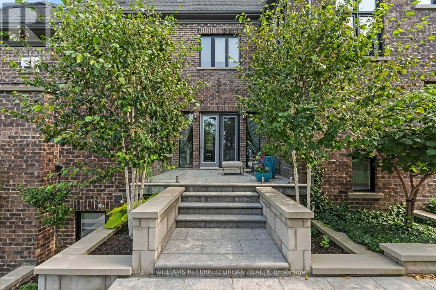 61 RIA COURT