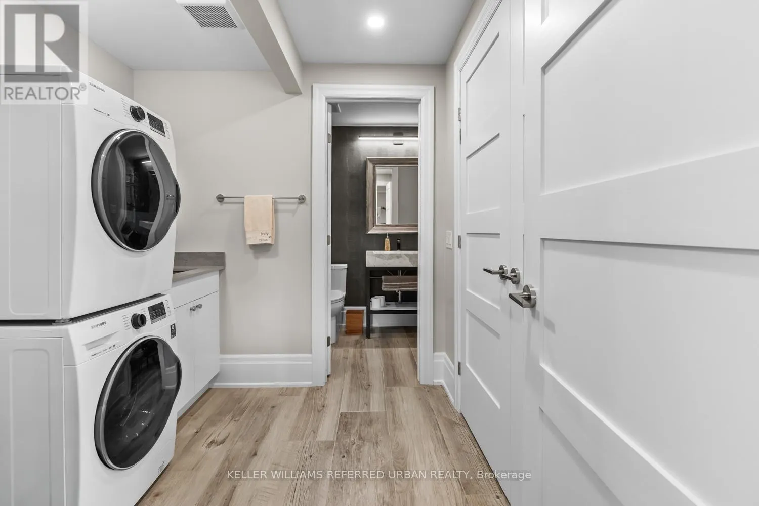 61 RIA COURT