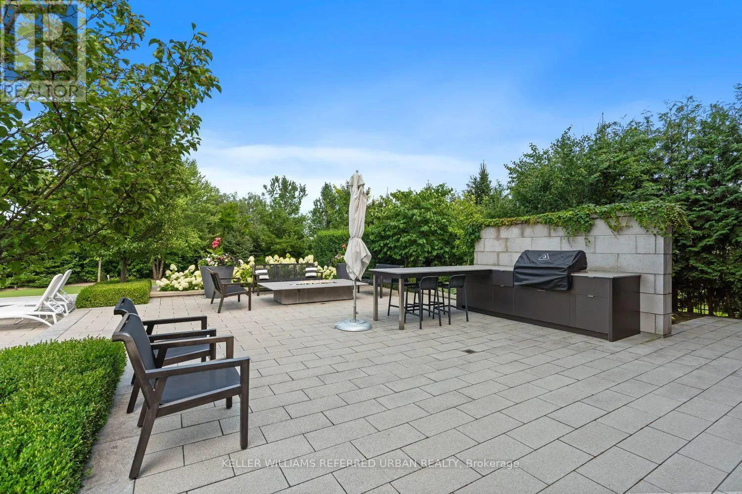 61 RIA COURT