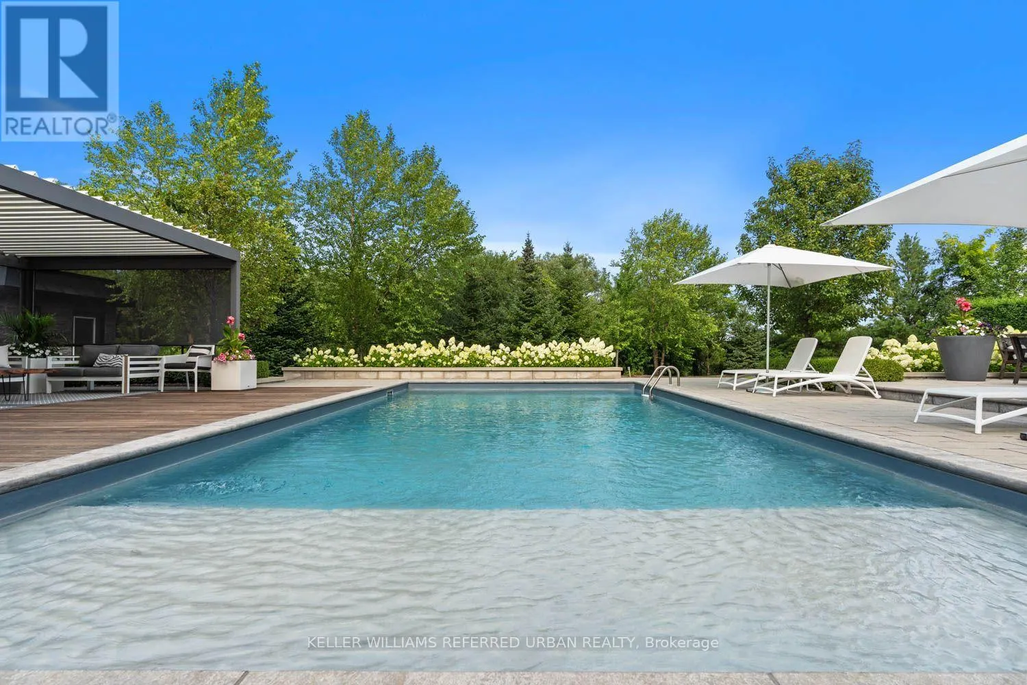 61 RIA COURT