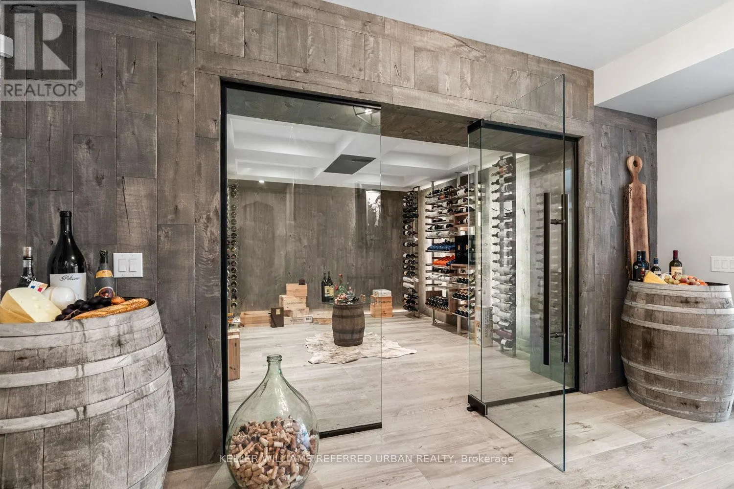 61 RIA COURT
