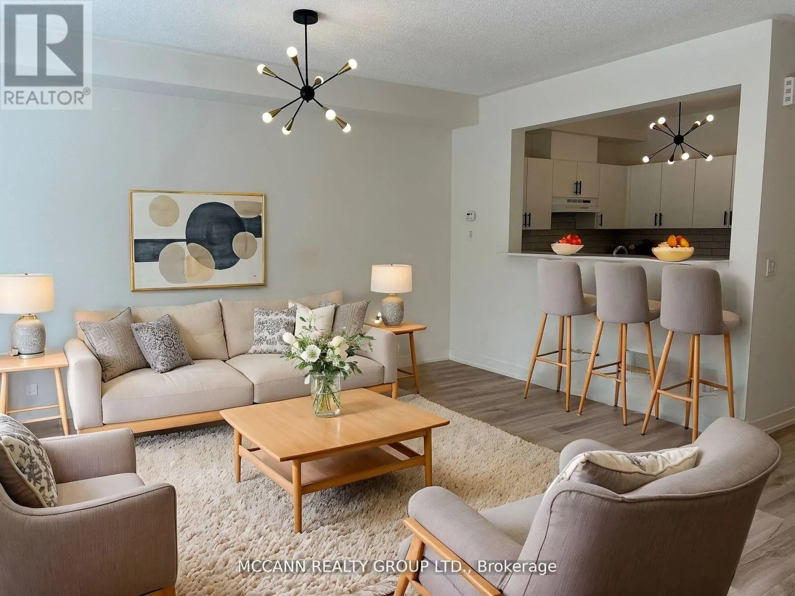 4 - 110 GREW BOULEVARD