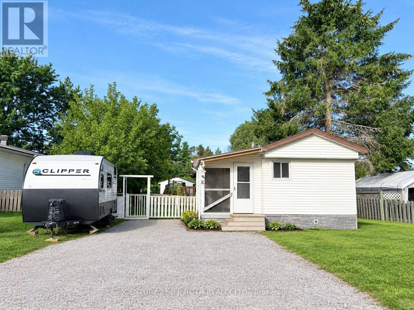 10 SHAMROCK CRESCENT