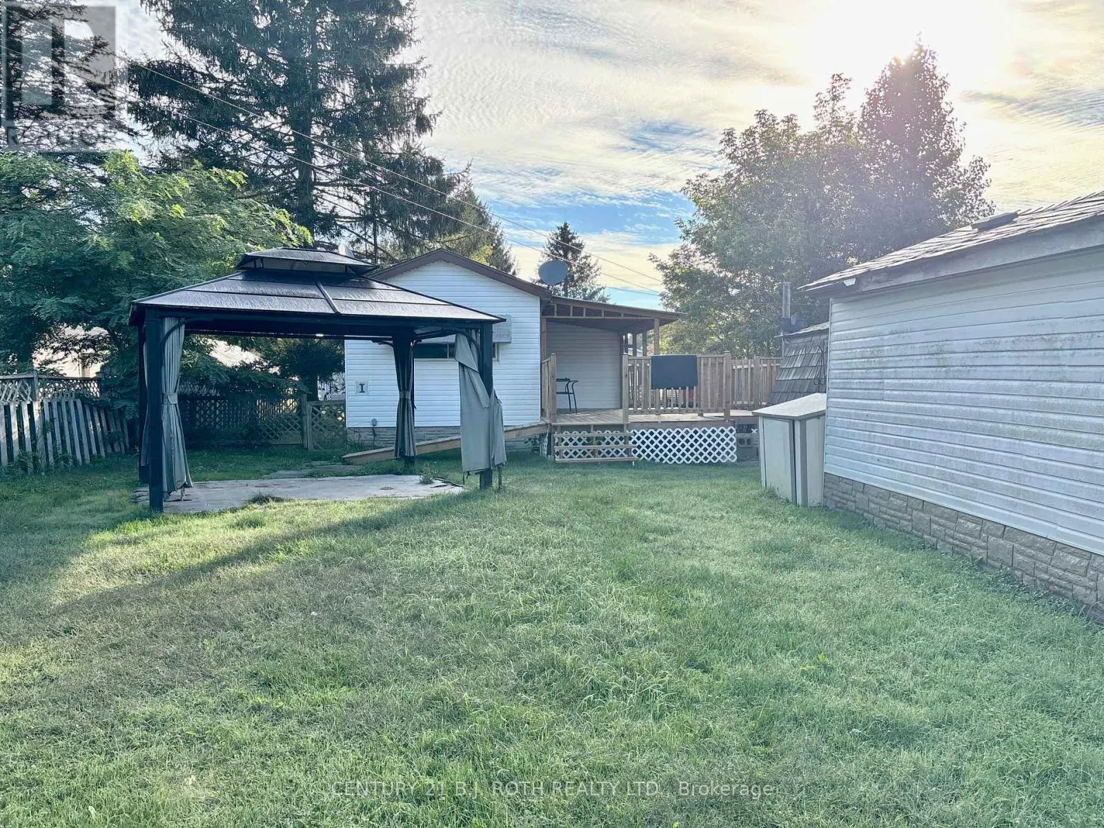 10 SHAMROCK CRESCENT