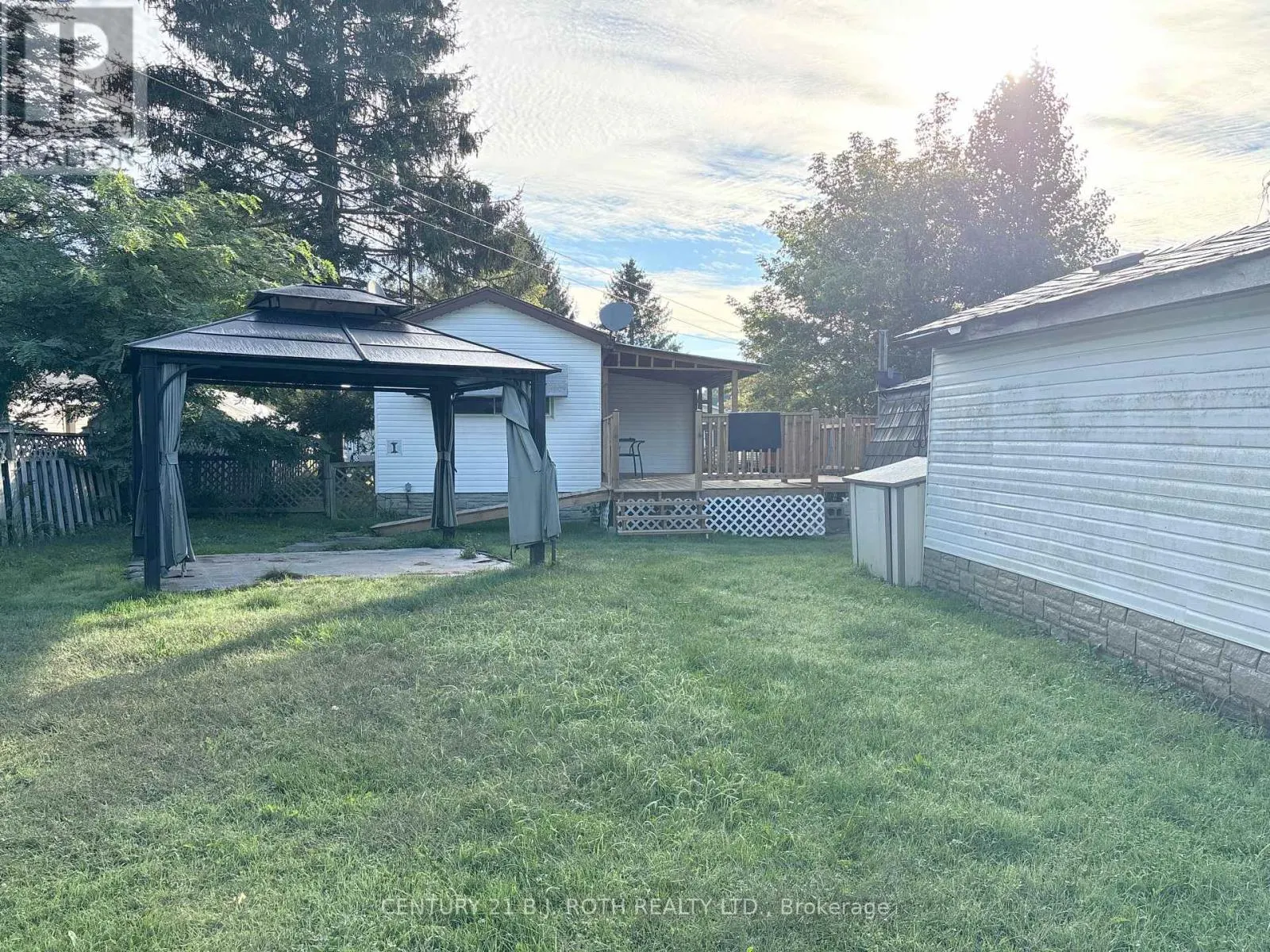 10 SHAMROCK CRESCENT