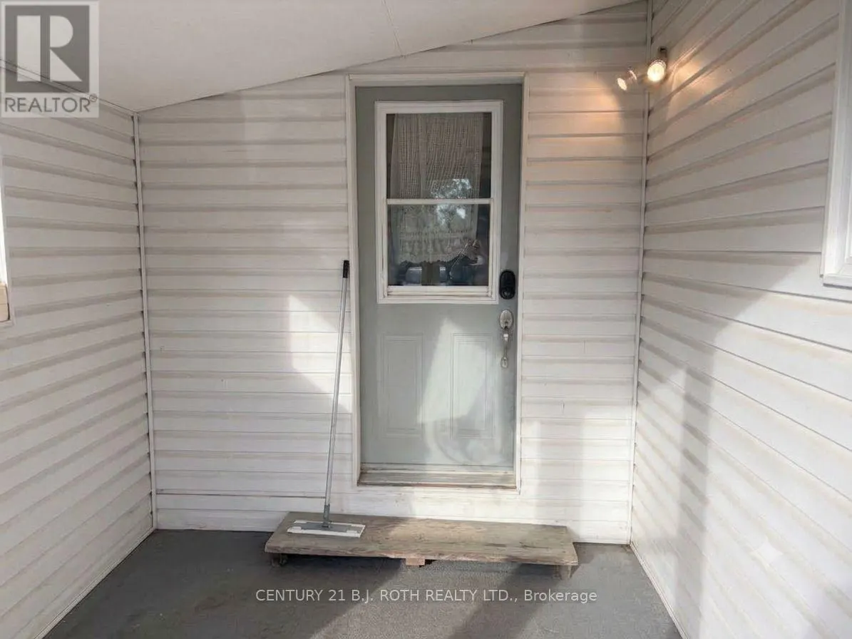 10 SHAMROCK CRESCENT