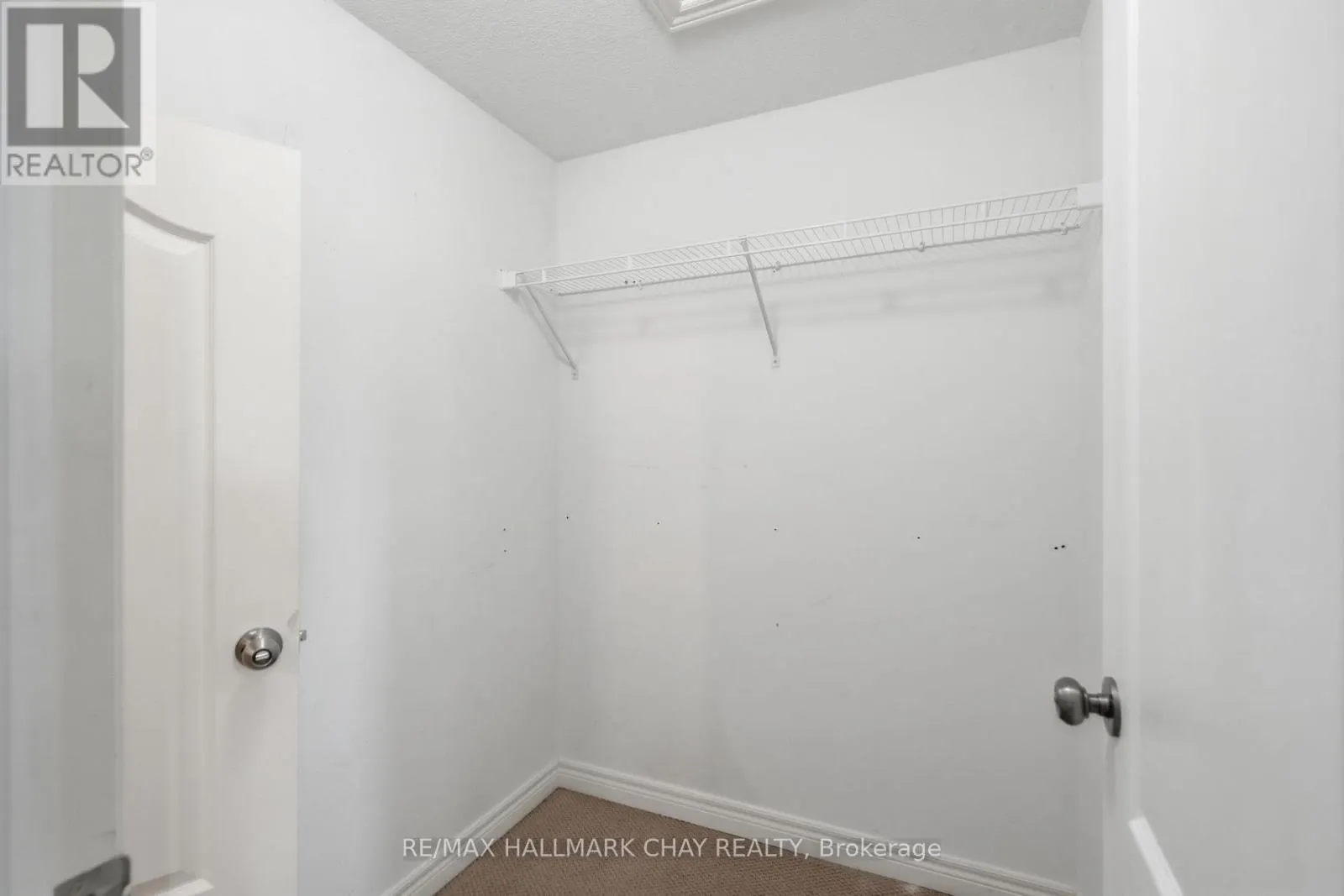 17 ARMEDA CLOW CRESCENT