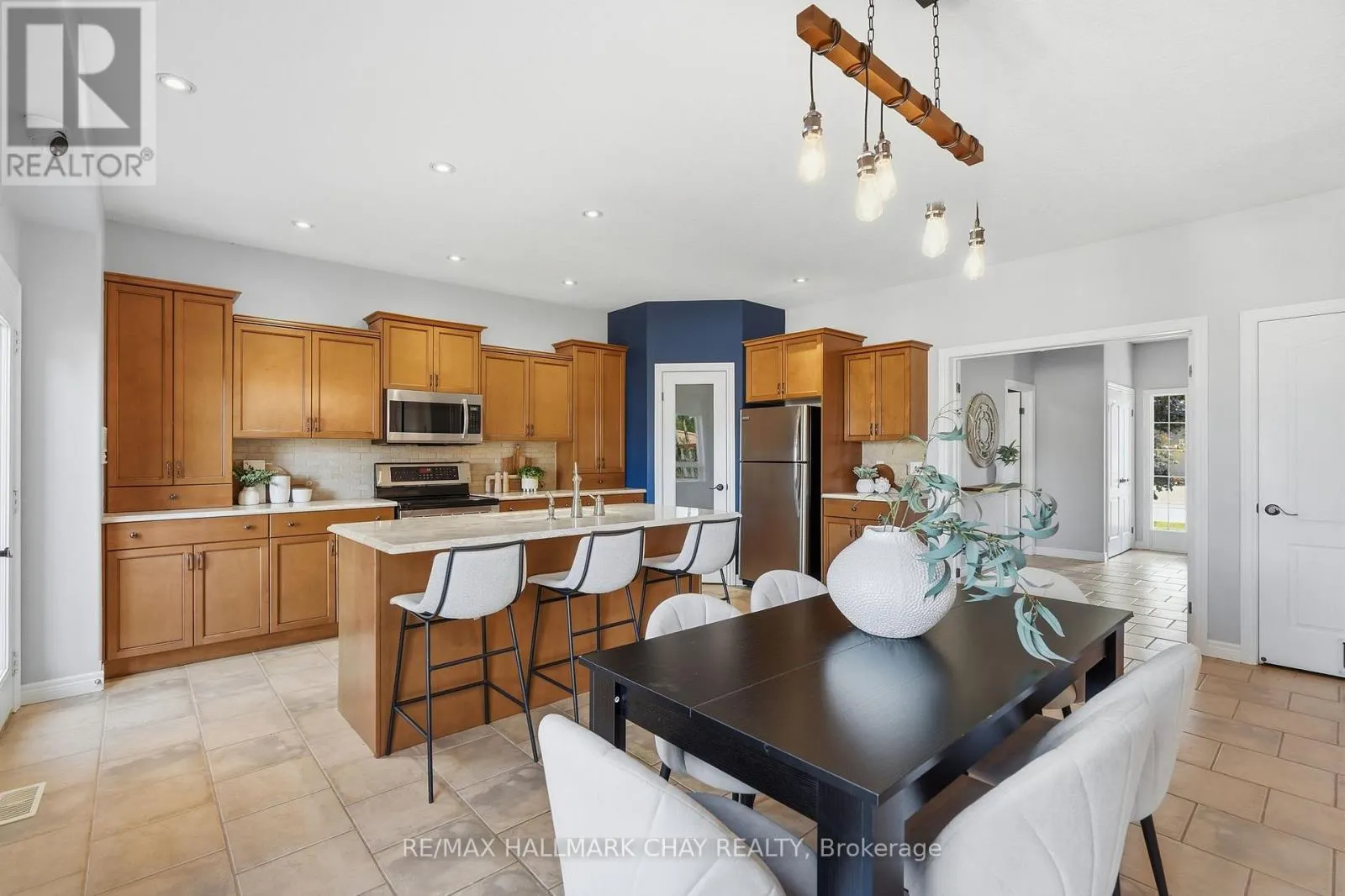 17 ARMEDA CLOW CRESCENT