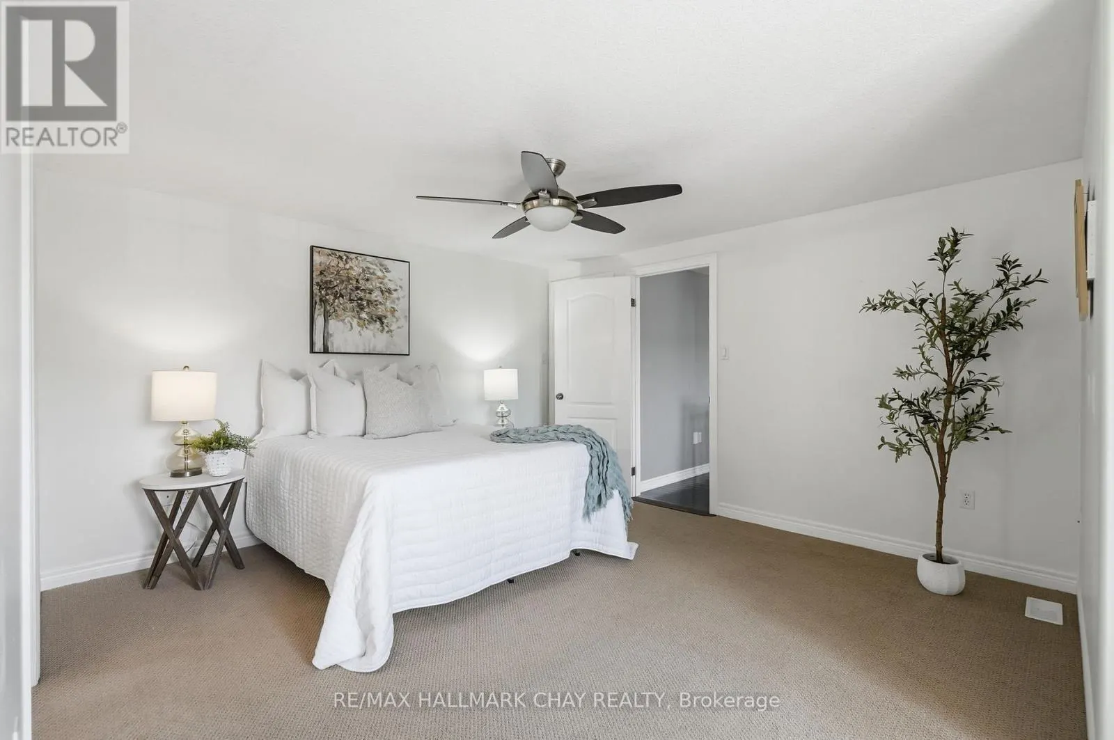 17 ARMEDA CLOW CRESCENT