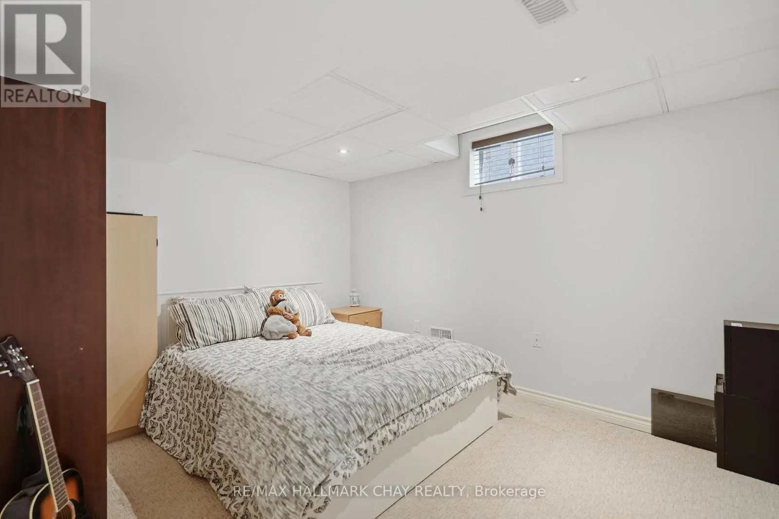 17 ARMEDA CLOW CRESCENT