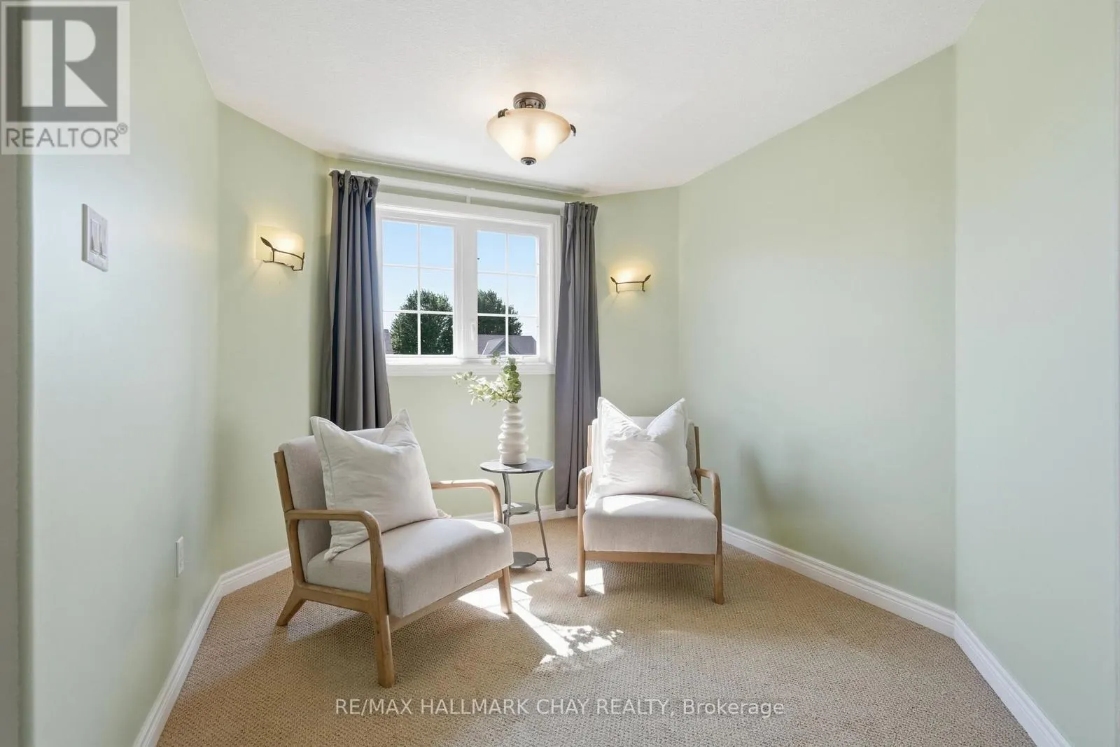 17 ARMEDA CLOW CRESCENT